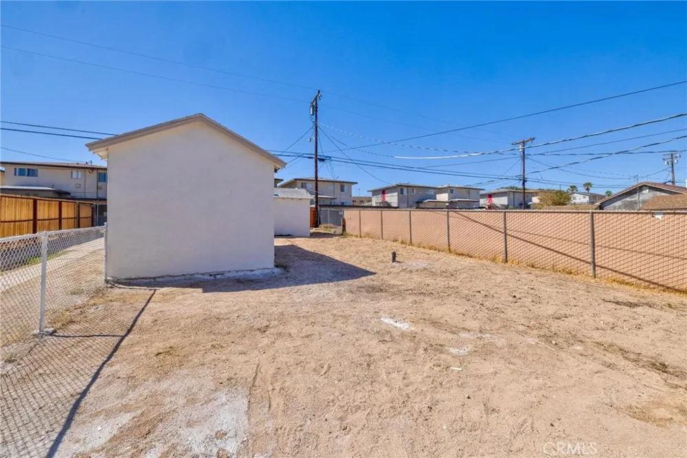 124 W Fredricks Barstow, CA 92311