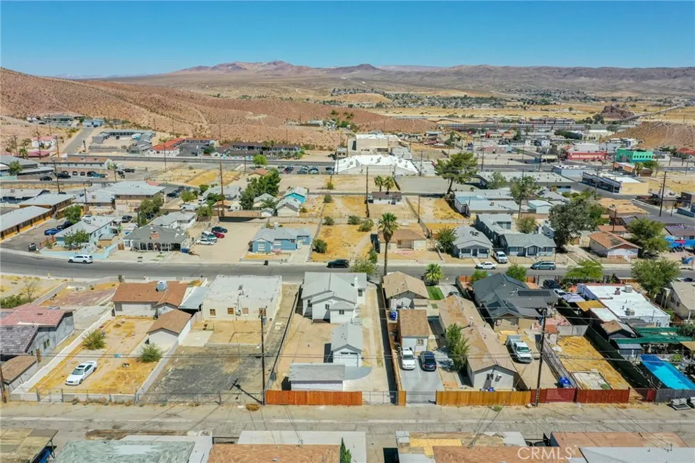124 W Fredricks Barstow, CA 92311