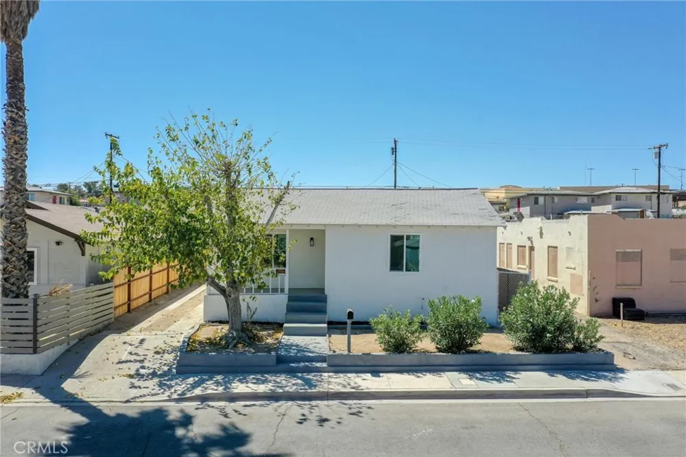 124 W Fredricks Barstow, CA 92311
