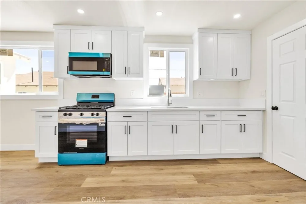 124 W Fredricks Barstow, CA 92311