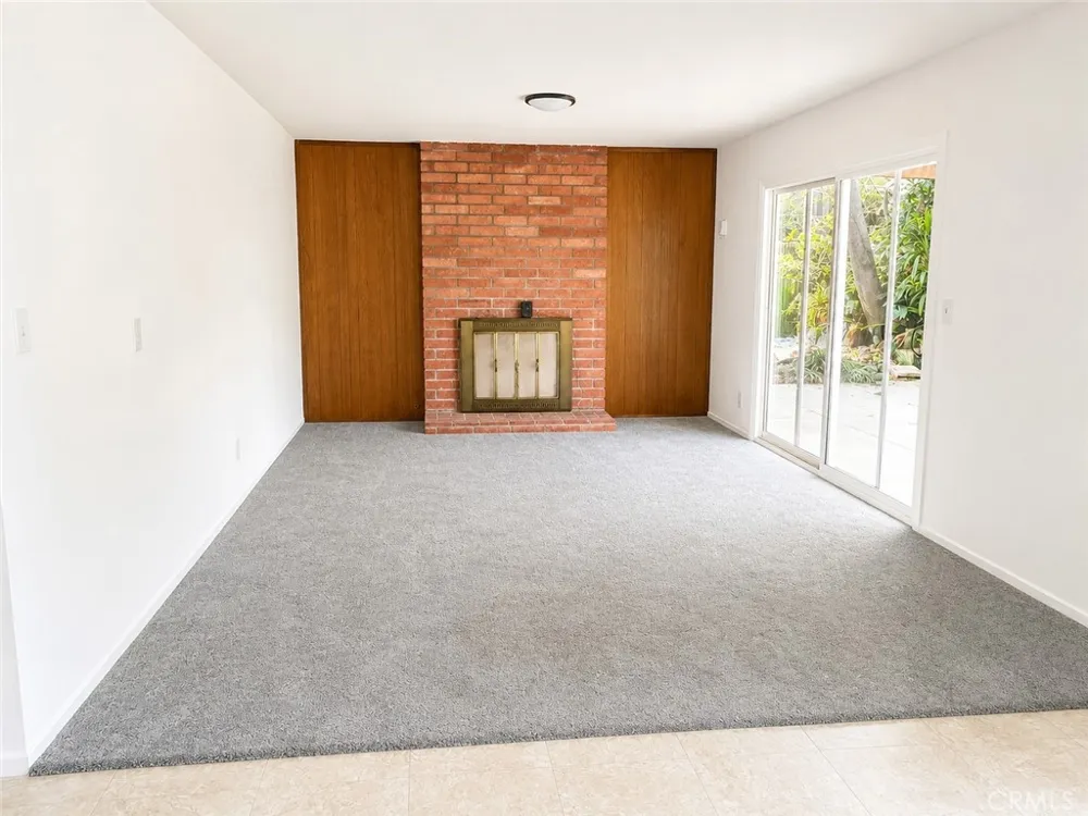 2239 Catherine Costa Mesa, CA 92627