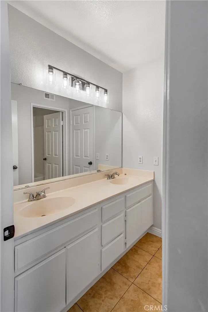 1334 Kirkmichael Circle Riverside, CA 92507
