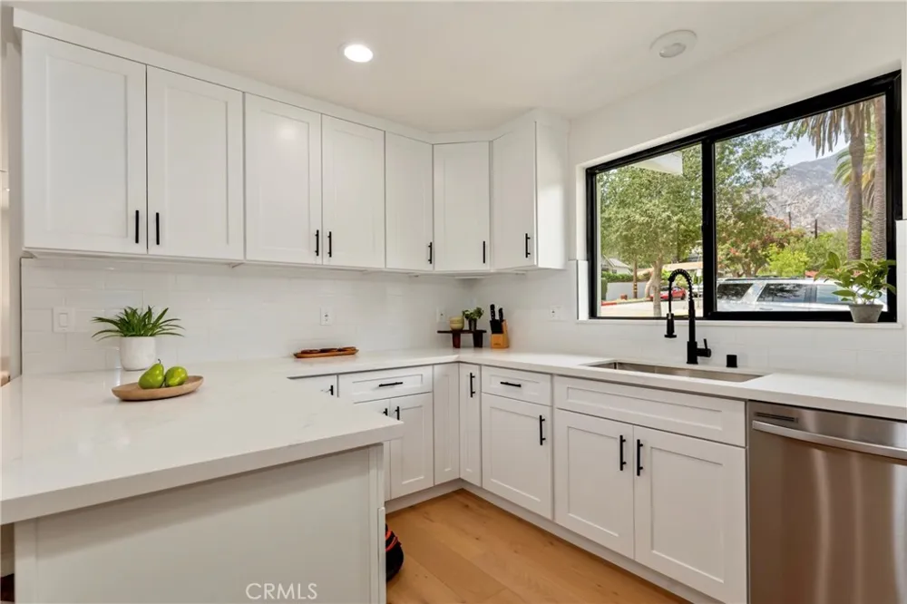 182 W Highland Avenue Sierra Madre, CA 91024