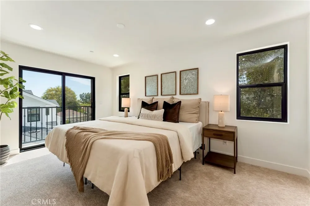 182 W Highland Avenue Sierra Madre, CA 91024
