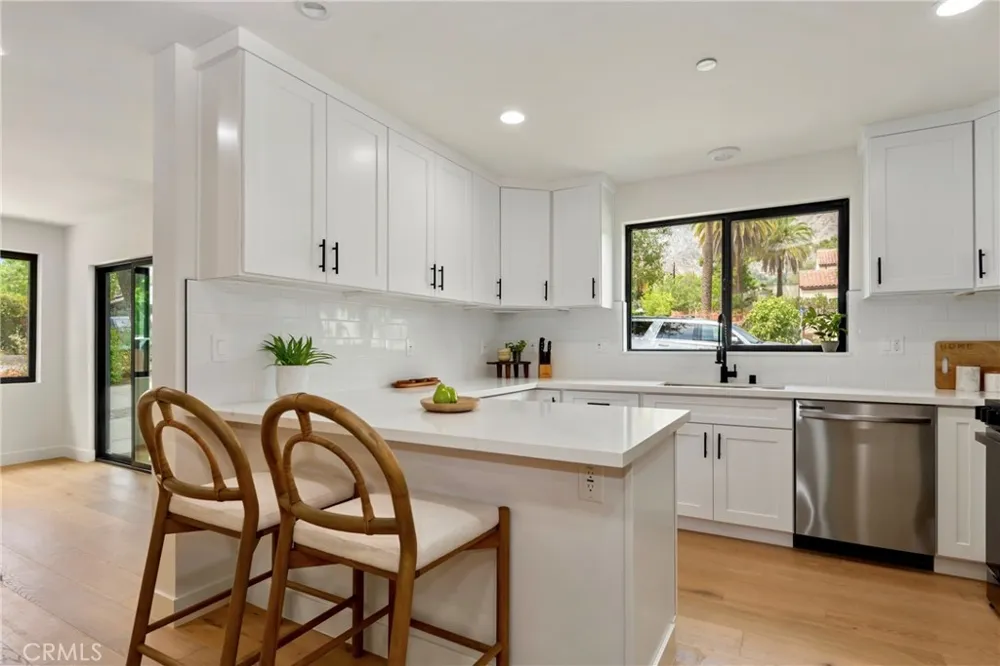 182 W Highland Avenue Sierra Madre, CA 91024