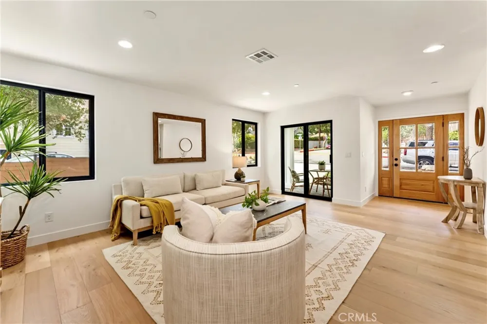 182 W Highland Avenue Sierra Madre, CA 91024