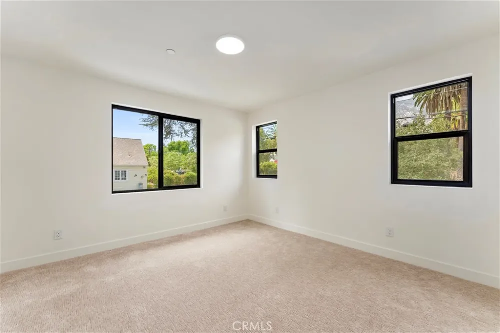 182 W Highland Avenue Sierra Madre, CA 91024