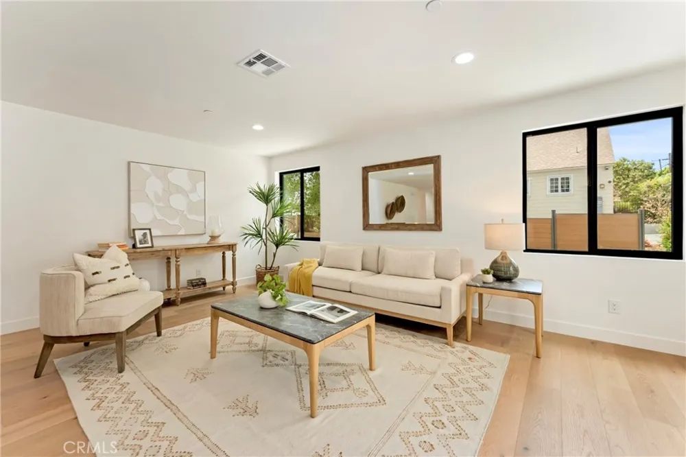 182 W Highland Avenue Sierra Madre, CA 91024