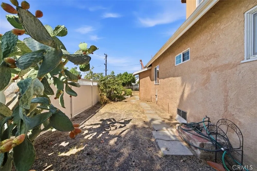 805 Lyman Avenue Covina, CA 91724