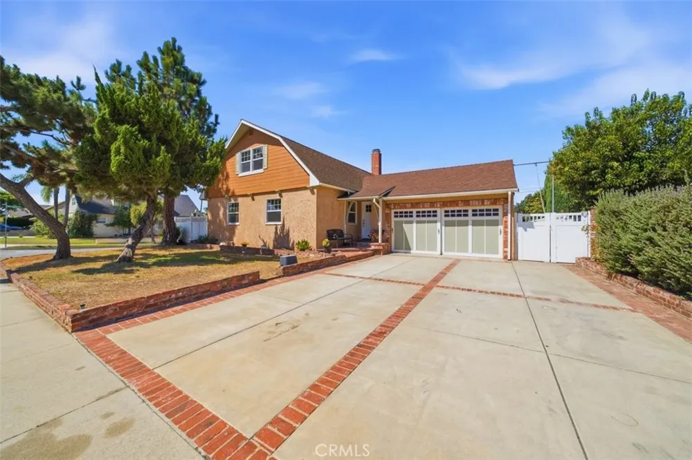 805 Lyman Avenue Covina, CA 91724