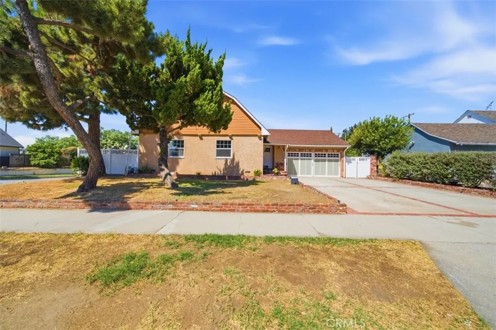 805 Lyman Avenue Covina, CA 91724