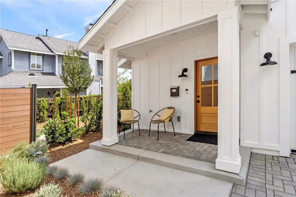 184 W Highland Sierra Madre, CA 91024