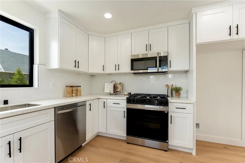 184 W Highland Sierra Madre, CA 91024