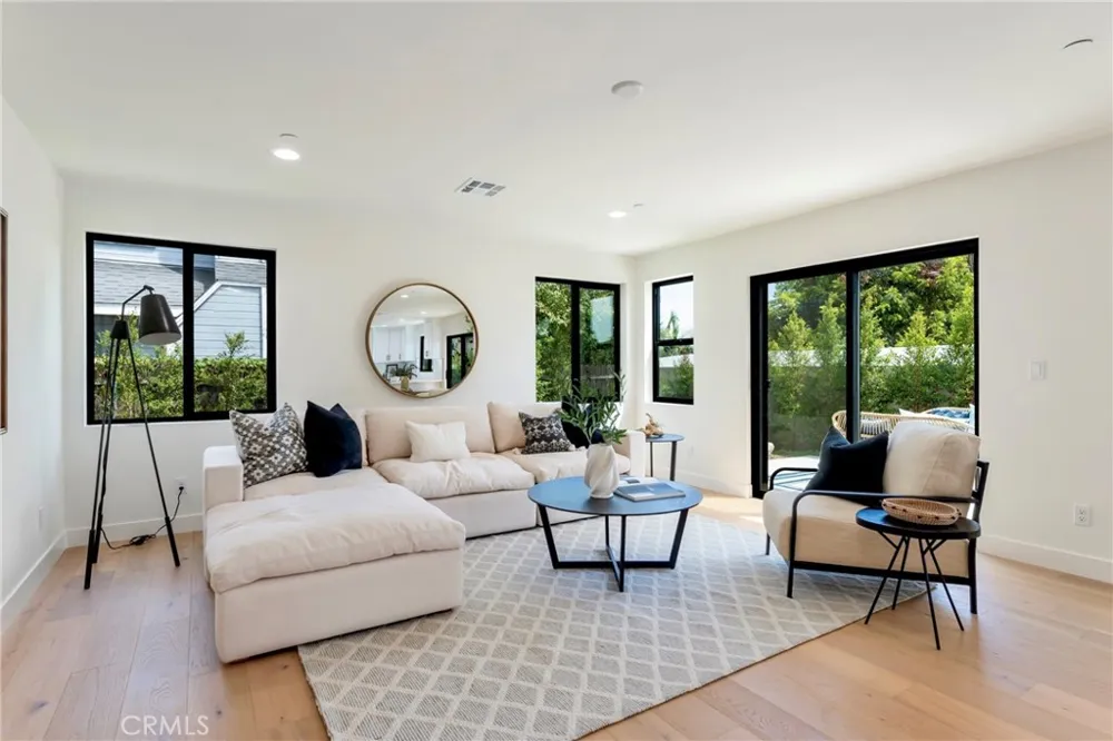 184 W Highland Sierra Madre, CA 91024