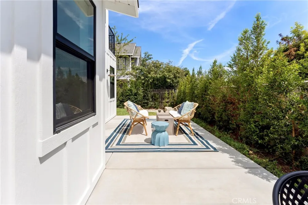 184 W Highland Sierra Madre, CA 91024