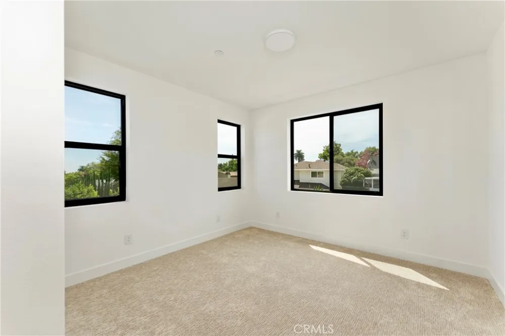 184 W Highland Sierra Madre, CA 91024
