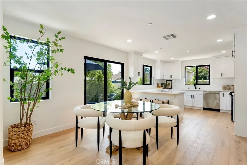 184 W Highland Sierra Madre, CA 91024