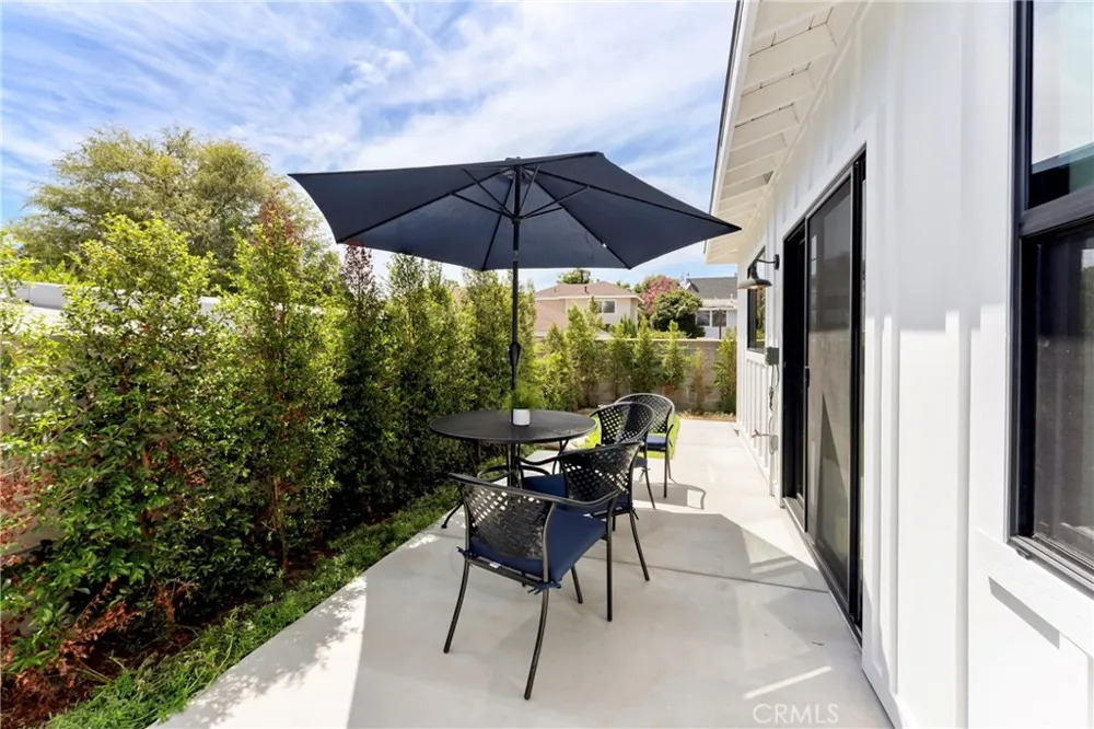 184 W Highland Sierra Madre, CA 91024