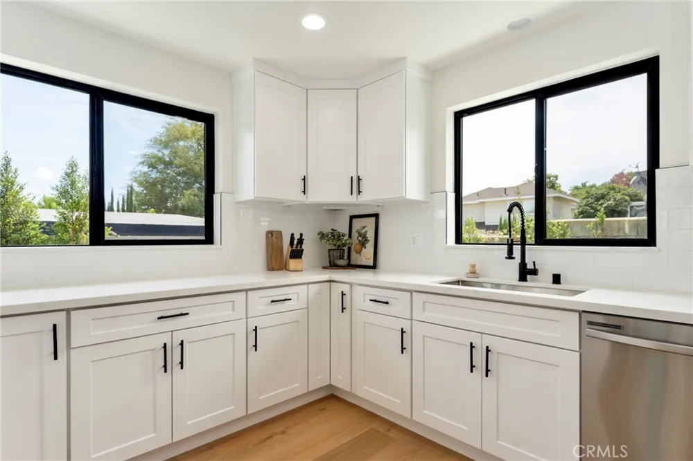 184 W Highland Sierra Madre, CA 91024