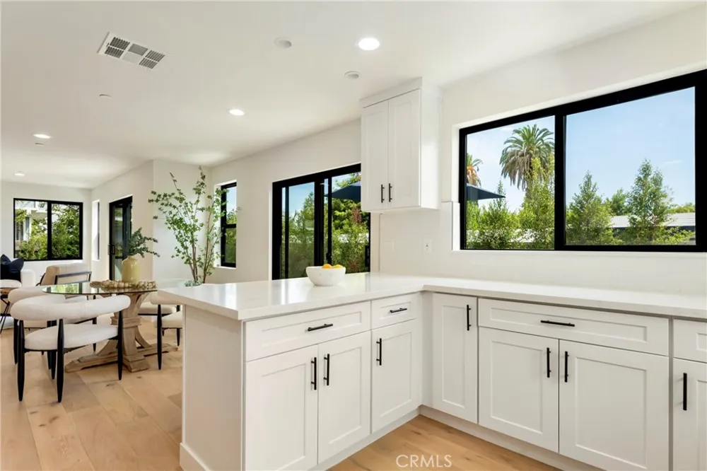 184 W Highland Sierra Madre, CA 91024