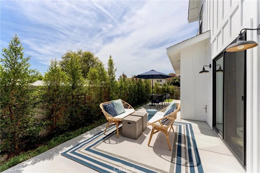 184 W Highland Sierra Madre, CA 91024