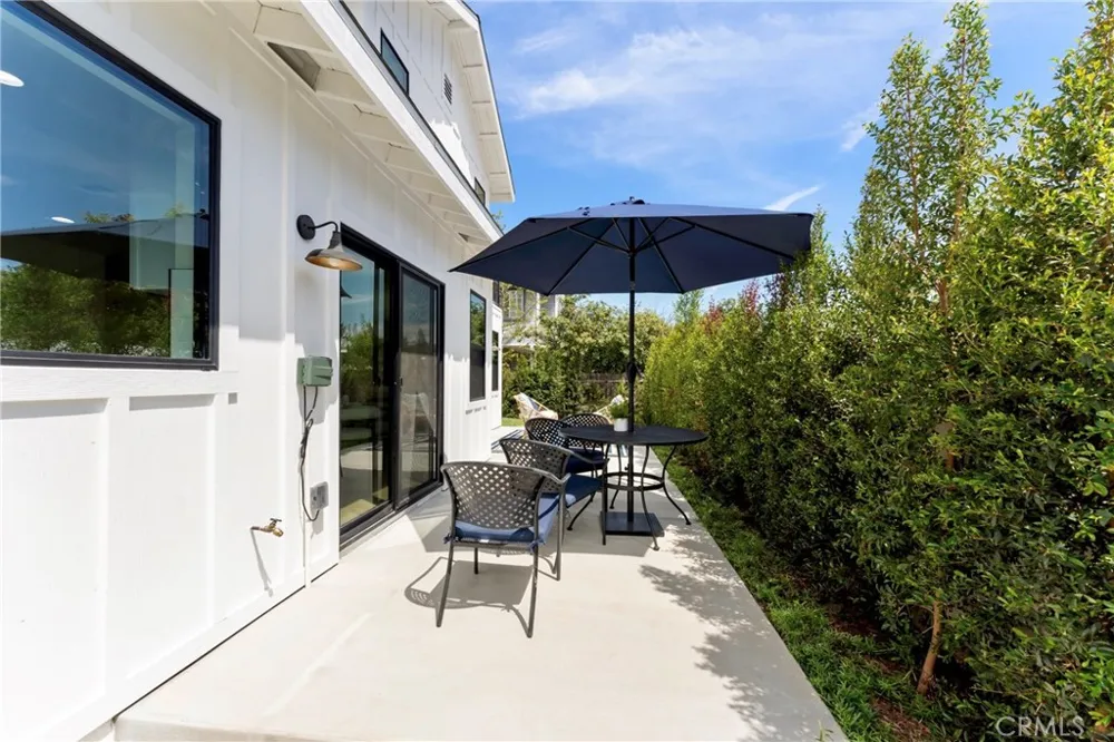 184 W Highland Sierra Madre, CA 91024