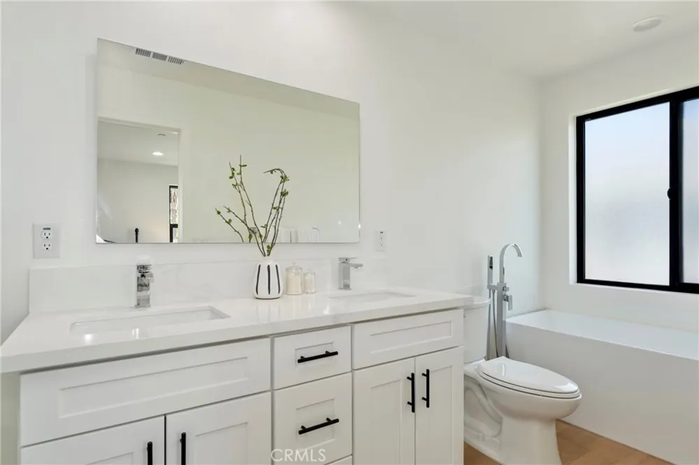 184 W Highland Sierra Madre, CA 91024