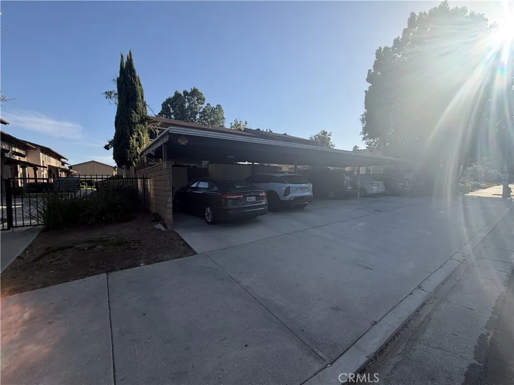 6663 Wilbur #21 Reseda, CA 91335