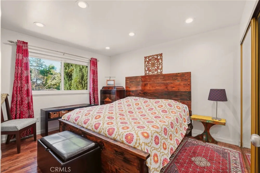 6663 Wilbur #21 Reseda, CA 91335
