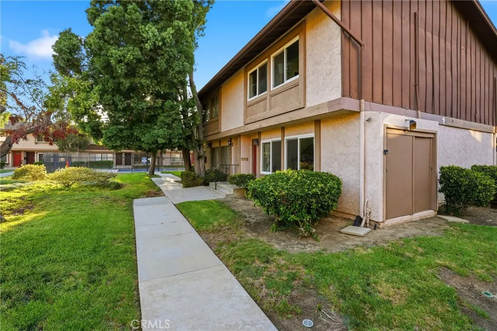 6663 Wilbur #21 Reseda, CA 91335