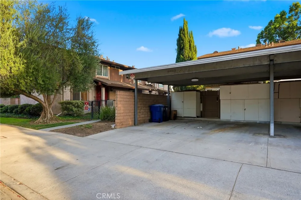6663 Wilbur #21 Reseda, CA 91335
