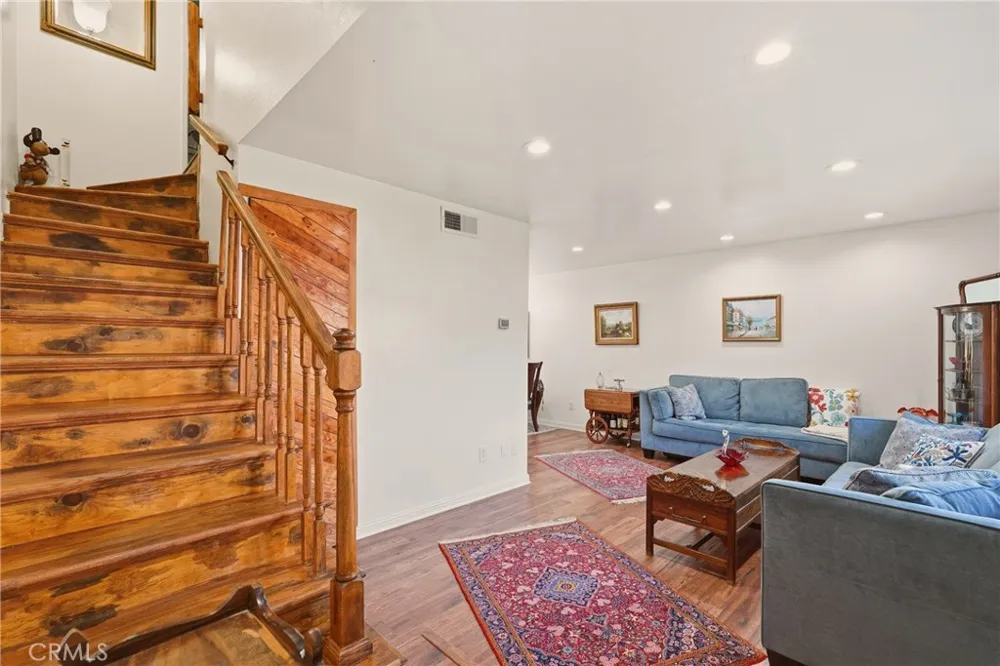 6663 Wilbur #21 Reseda, CA 91335
