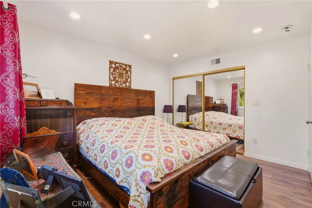 6663 Wilbur #21 Reseda, CA 91335
