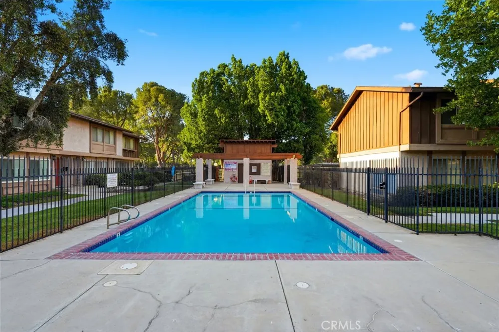 6663 Wilbur #21 Reseda, CA 91335