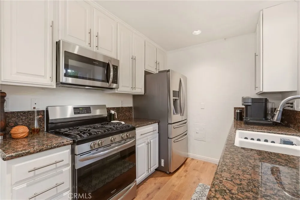 6663 Wilbur #21 Reseda, CA 91335
