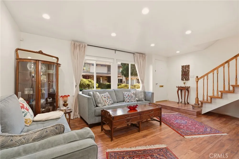 6663 Wilbur #21 Reseda, CA 91335