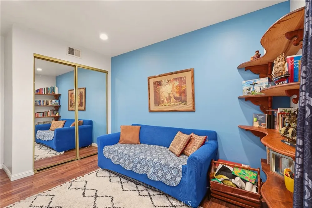 6663 Wilbur #21 Reseda, CA 91335