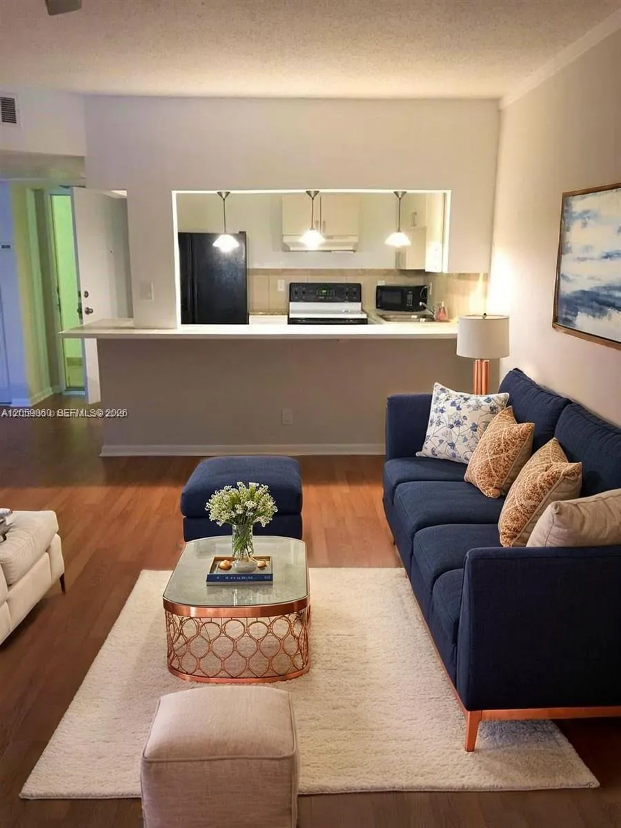259 S Cypress Rd #527 Pompano Beach, FL 33060