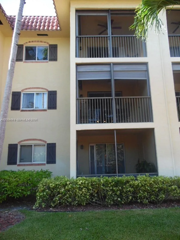 259 S Cypress Rd #527 Pompano Beach, FL 33060