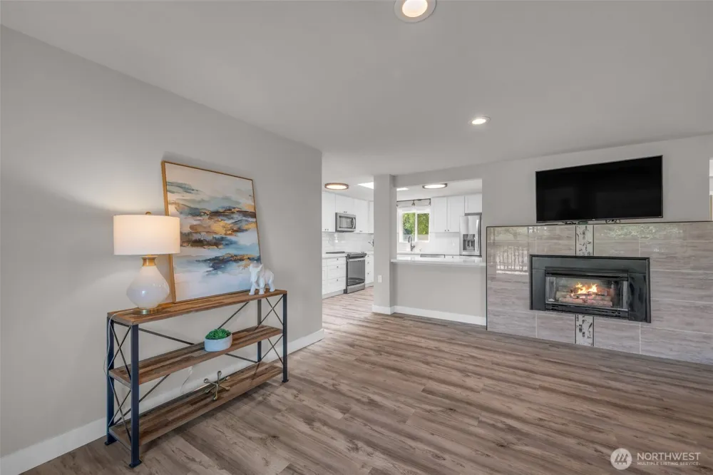 19156 66th Place NE Kenmore, WA 98028