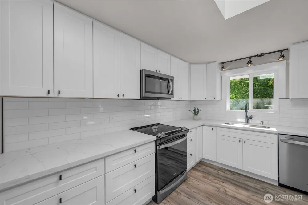 19156 66th Place NE Kenmore, WA 98028