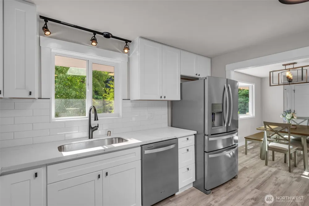 19156 66th Place NE Kenmore, WA 98028
