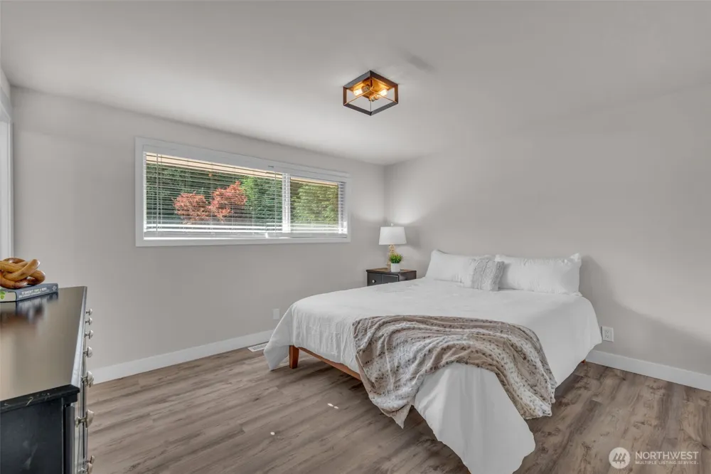 19156 66th Place NE Kenmore, WA 98028