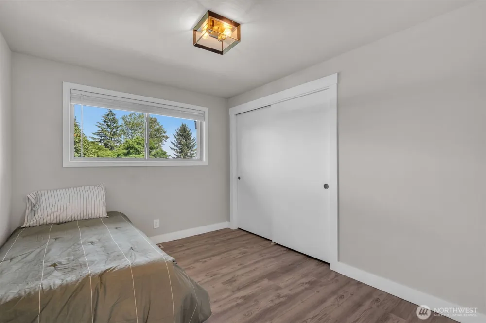 19156 66th Place NE Kenmore, WA 98028