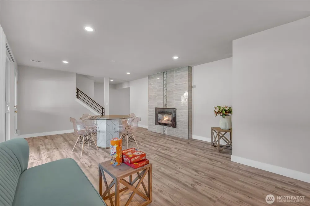 19156 66th Place NE Kenmore, WA 98028