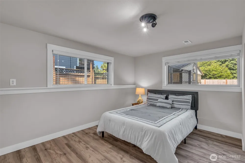 19156 66th Place NE Kenmore, WA 98028