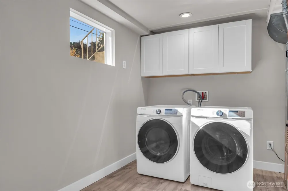 19156 66th Place NE Kenmore, WA 98028