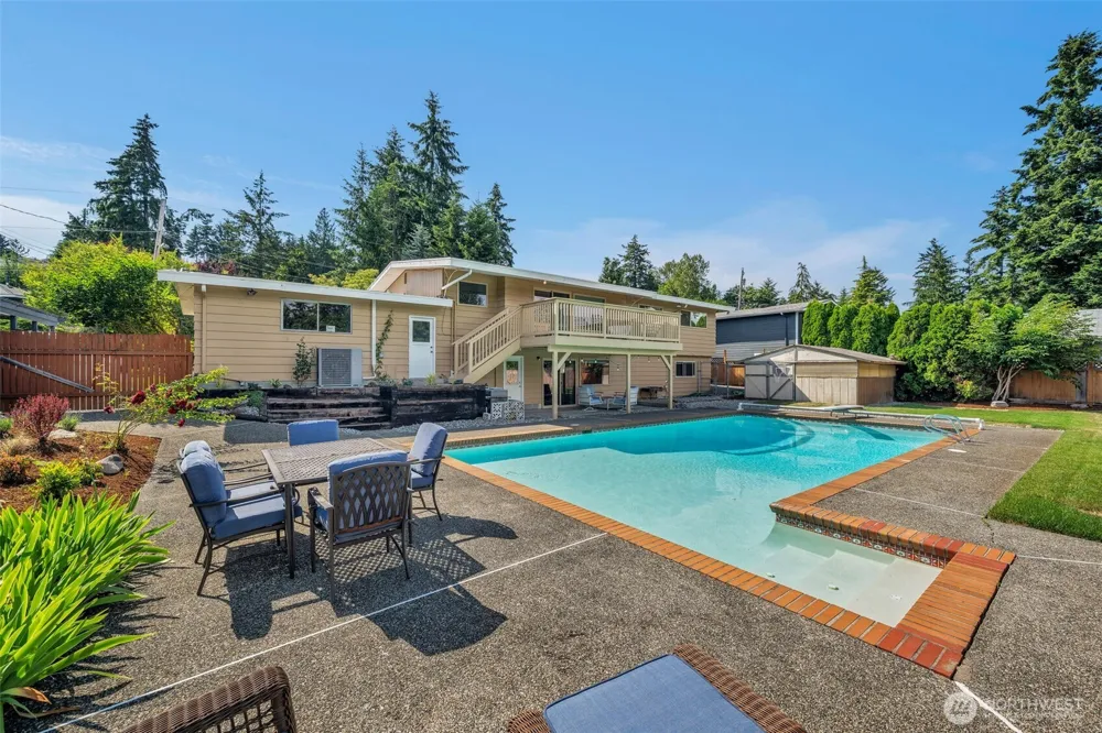 19156 66th Place NE Kenmore, WA 98028