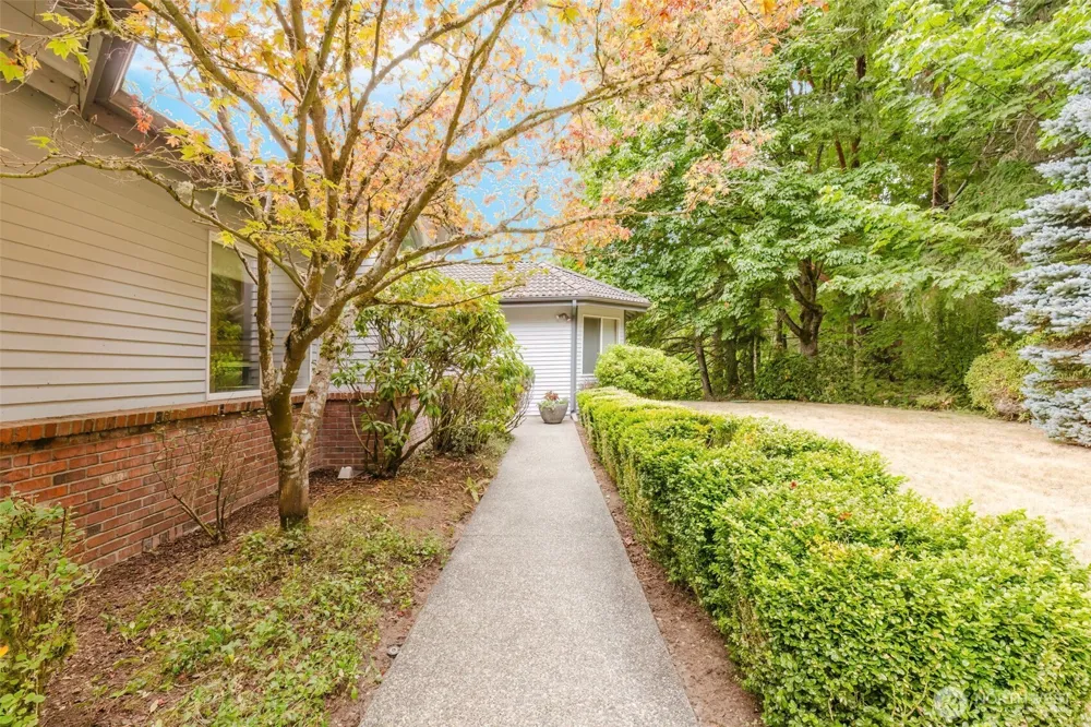 7063 E Owl Ridge Lane Port Orchard, WA 98366