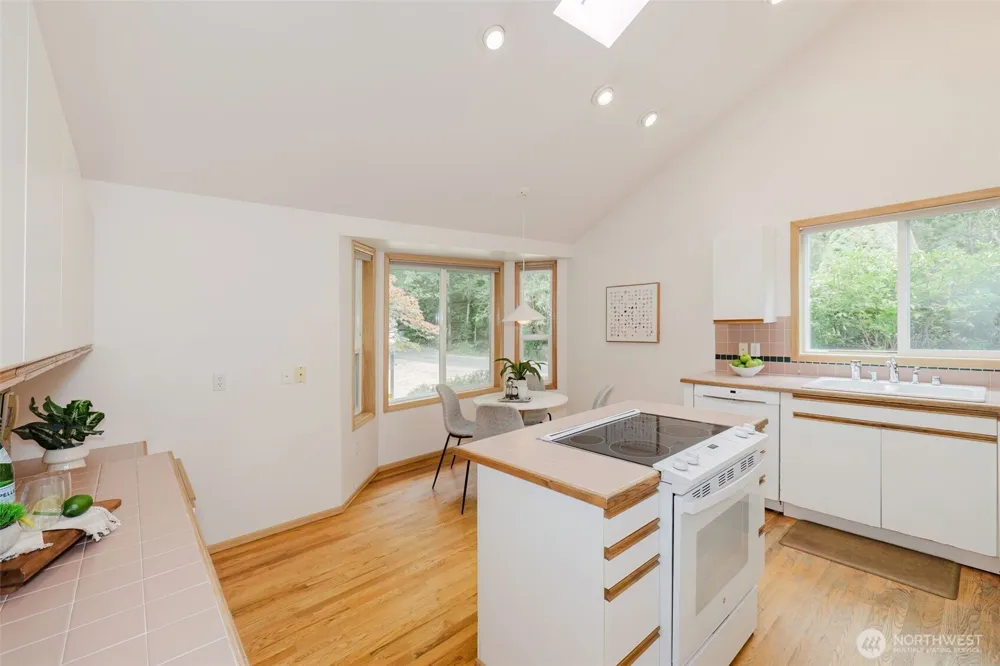 7063 E Owl Ridge Lane Port Orchard, WA 98366